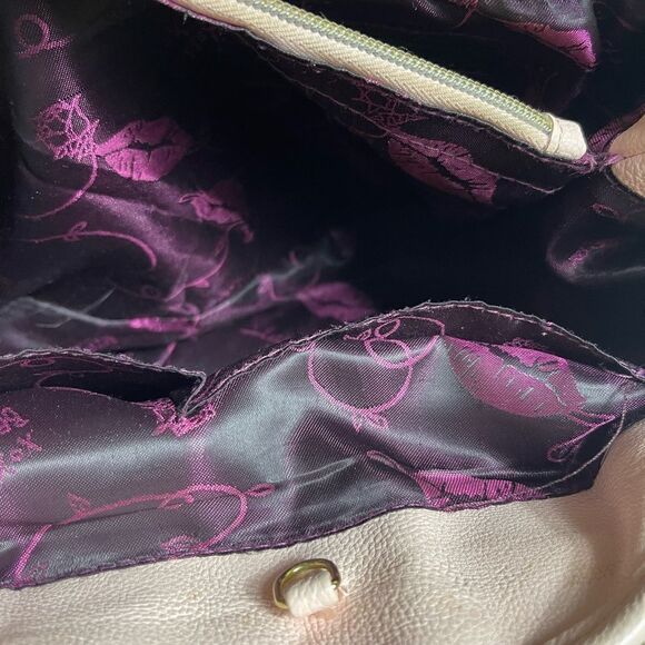 Betsey Johnson Beige Straw Satchel/Shoulder bag .large faux leather bow accent. - Picture 9 of 14